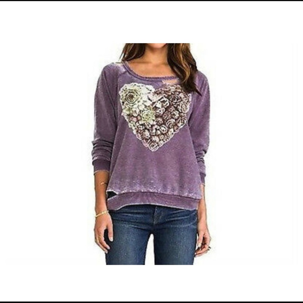 Chaser heart pullover